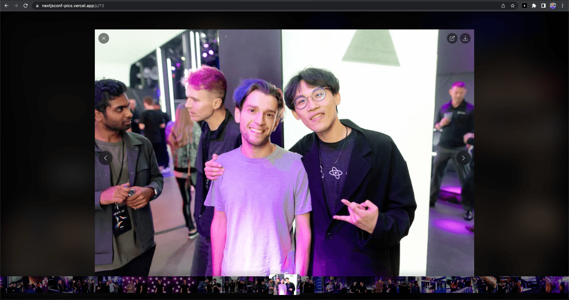 Area #2 of the Image Gallery: Modal with one large image and a carousel of smaller images
